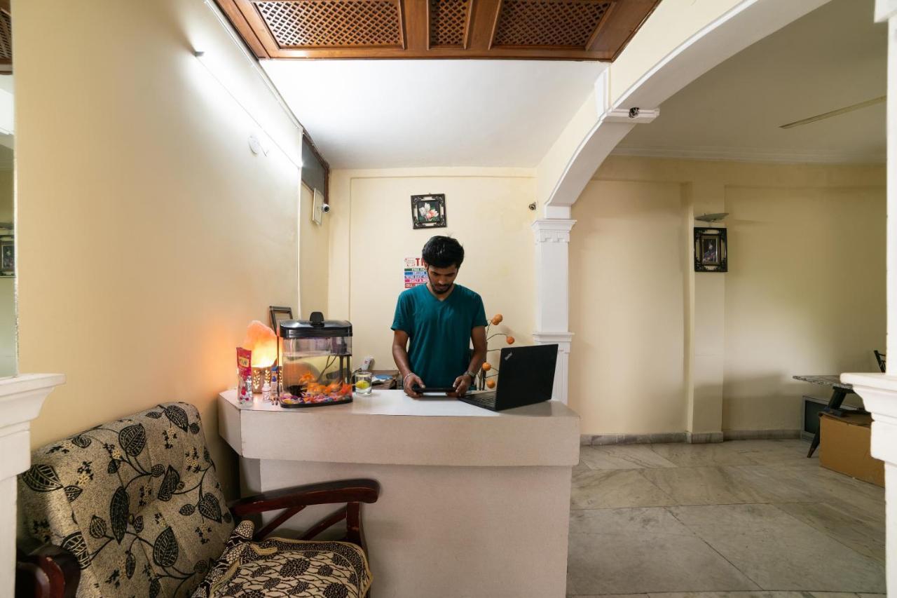 Oyo Th Guest House Хидерабад Екстериор снимка