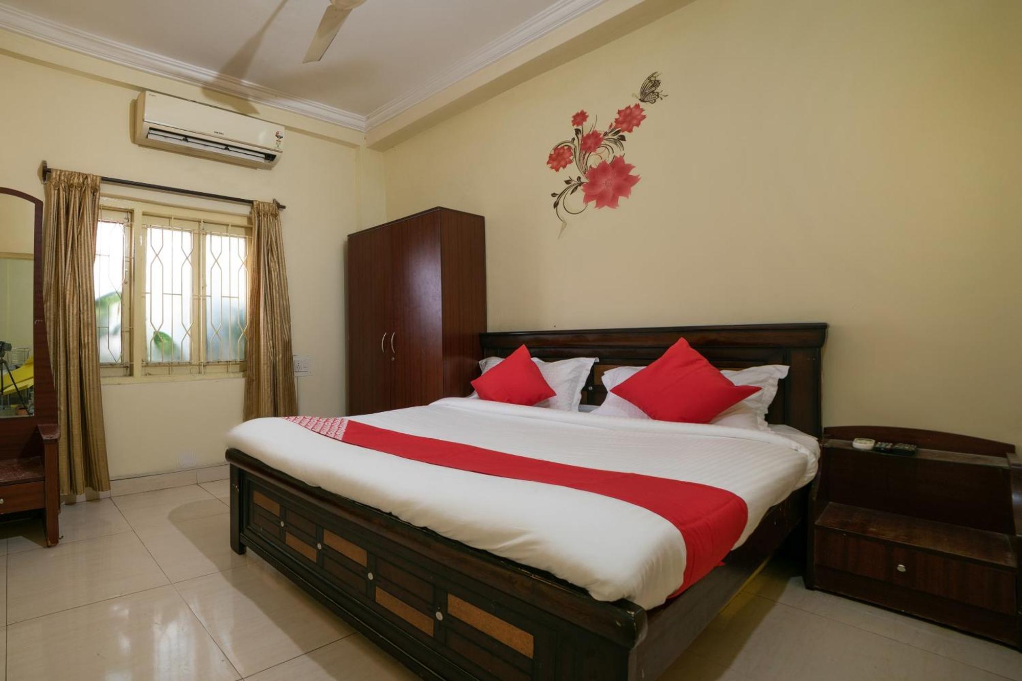Oyo Th Guest House Хидерабад Екстериор снимка