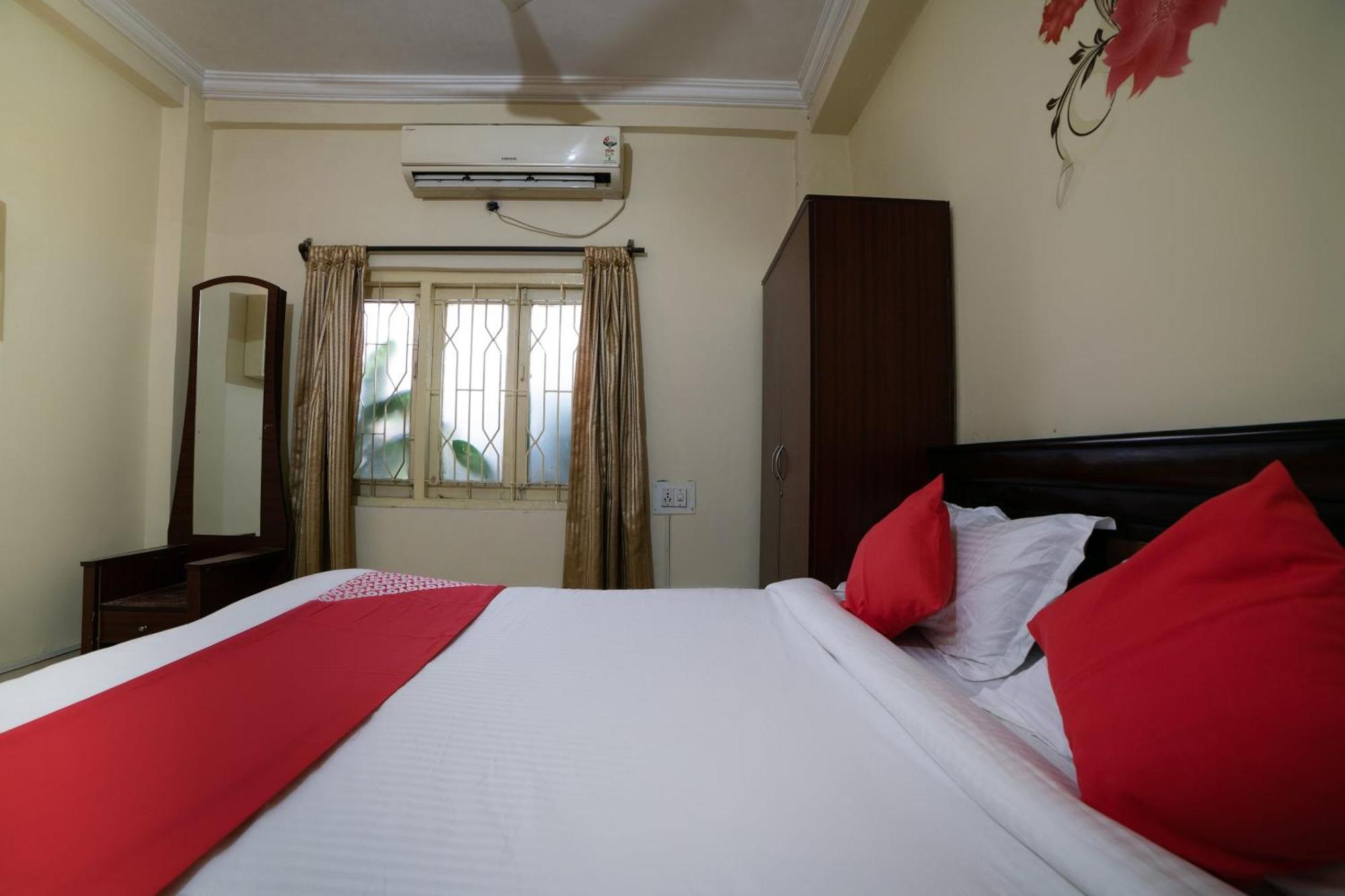 Oyo Th Guest House Хидерабад Екстериор снимка